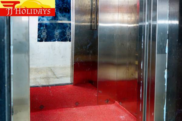 Serviced Apartment Lift